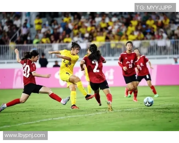 女足挑战美国U16青少年队展现实力与潜力的精彩对决